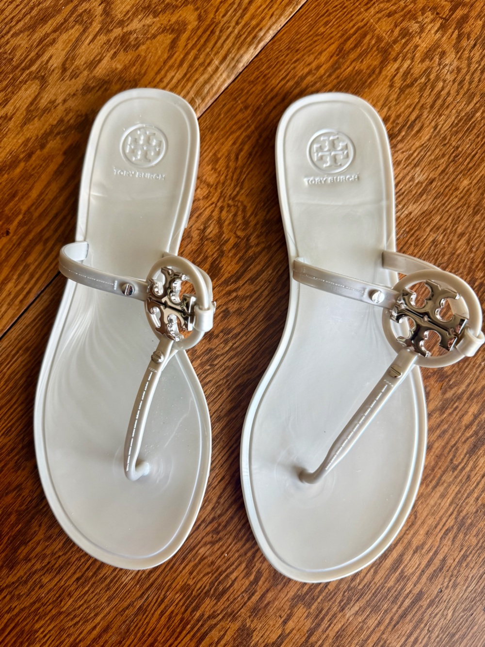 Tory Burch White Logo Jelly Thong Sandals - Picture 2 of 5